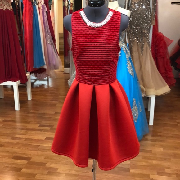 Minimi Dresses & Skirts - Red mini dress for special occasion